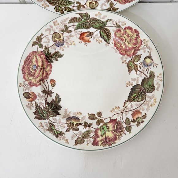 Wedgewood Surrey of Etruria Dinner Plates, Set of Two - Picture 2 of 5